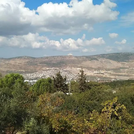 הבית ליד הבוסתן דירה לזוג Mikhmannim Exterior photo