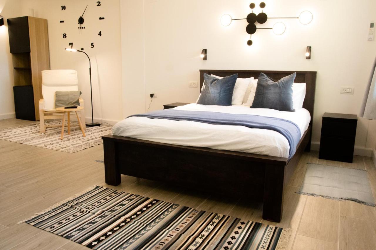 הבית ליד הבוסתן דירה לזוג Apartment Mikhmannim